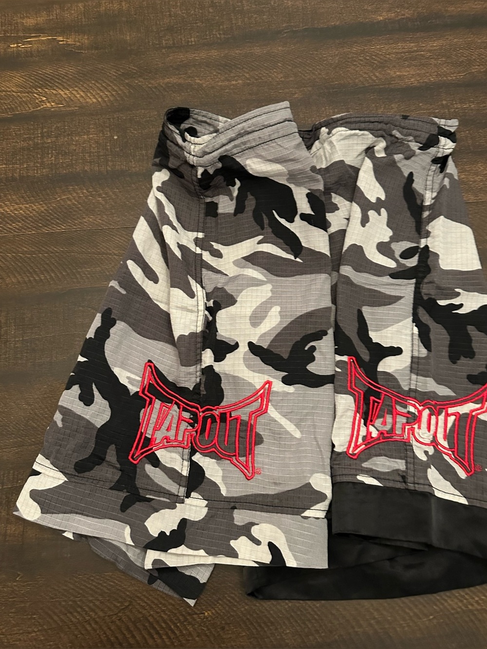 Tapout Men's MMA Fight Shorts Camo Black Gray White Red-Size 36 - Picture 2 of 11